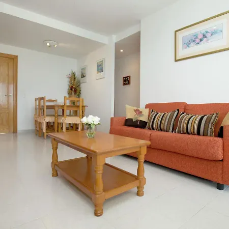 Well-kept With Views Of The Sea, Two Swimming Pools Near Apartment