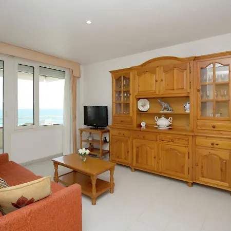 Well-kept With Views Of The Sea, Two Swimming Pools Near Apartment