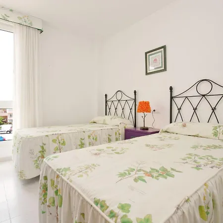 Well-kept With Views Of The Sea, Two Swimming Pools Near Apartment Vinaros