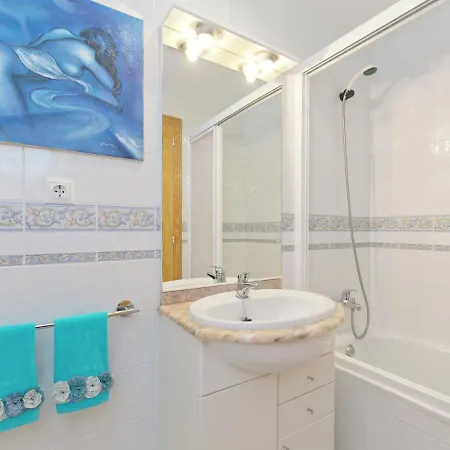 Well-kept With Views Of The Sea, Two Swimming Pools Near Apartment
